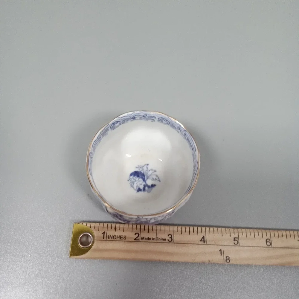 Royal Albert Crown China Blue Willow‎ Tea Bowl Gold Trim Made in England Vintage